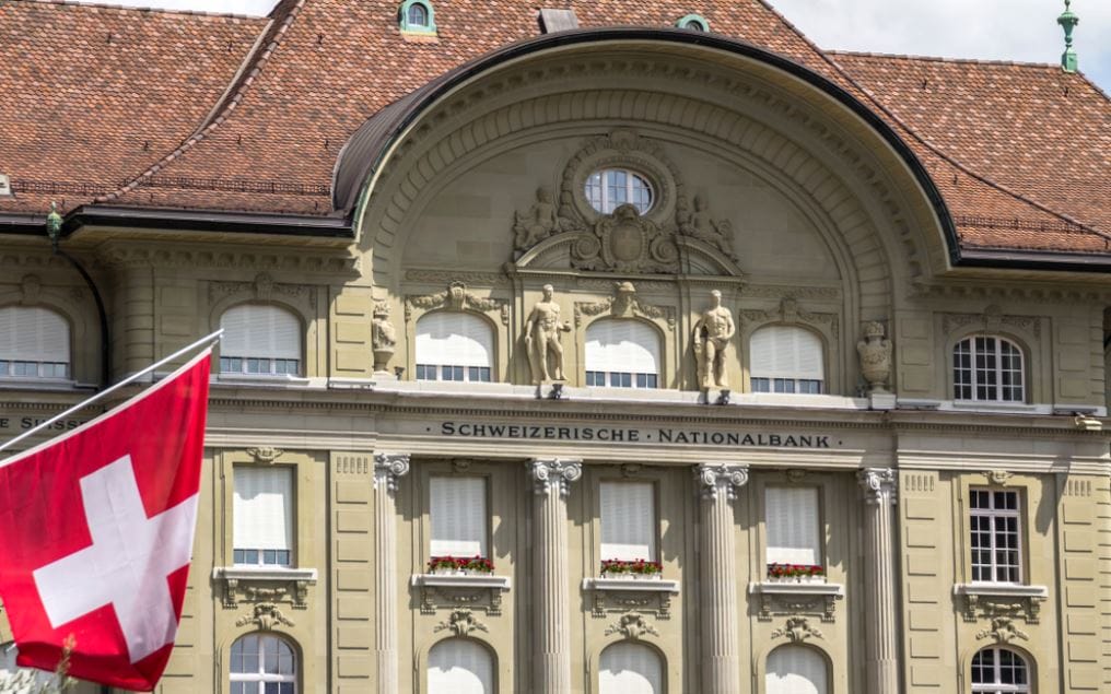 swiss national bank with flag