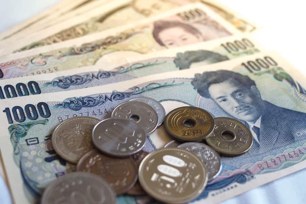 Japanese Yen continues to weaken following the Labour Ministry's report on Wednesday