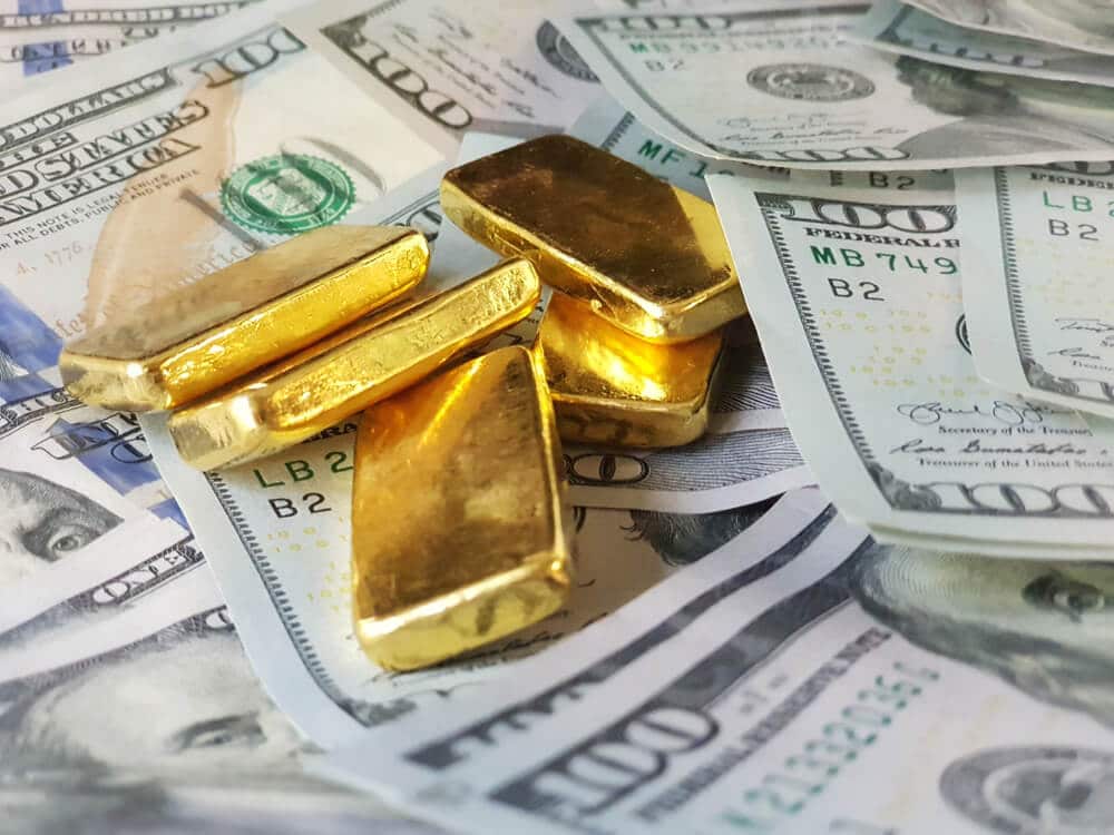 Gold prices are holding steady in anticipation of this week's release of US inflation and US GDP data