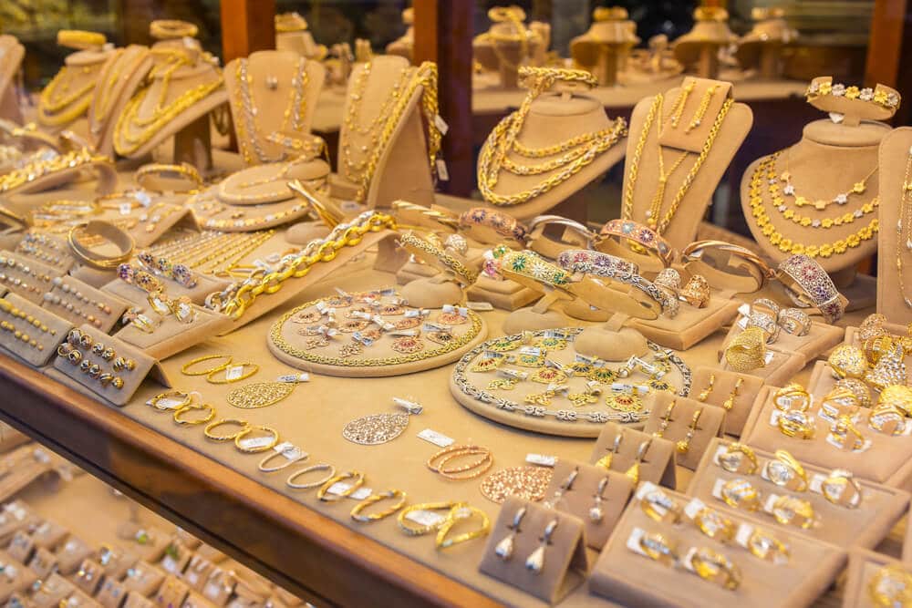 The price of gold has risen for the second consecutive day on Friday